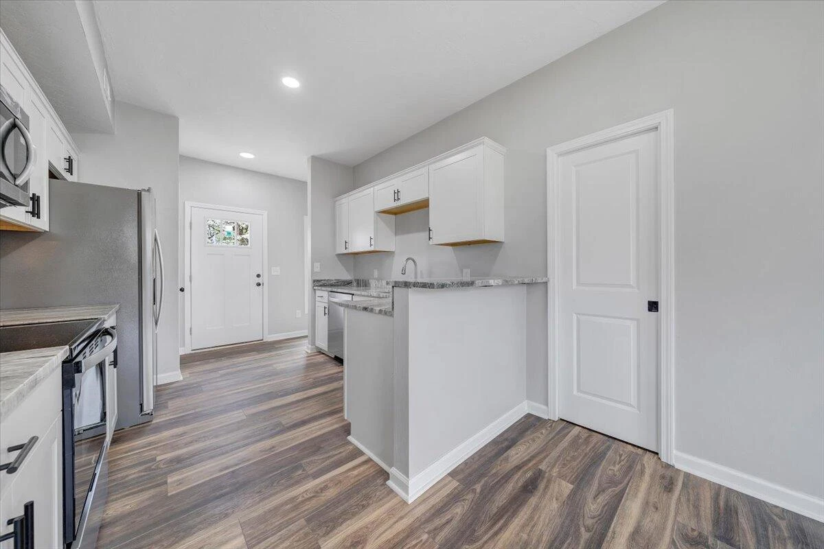 2236 Kenwood BLVD - Photo 13