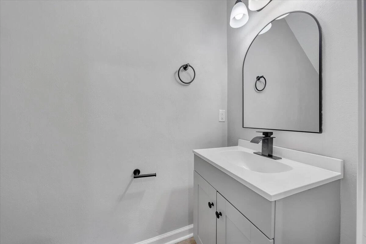 2236 Kenwood BLVD - Photo 16