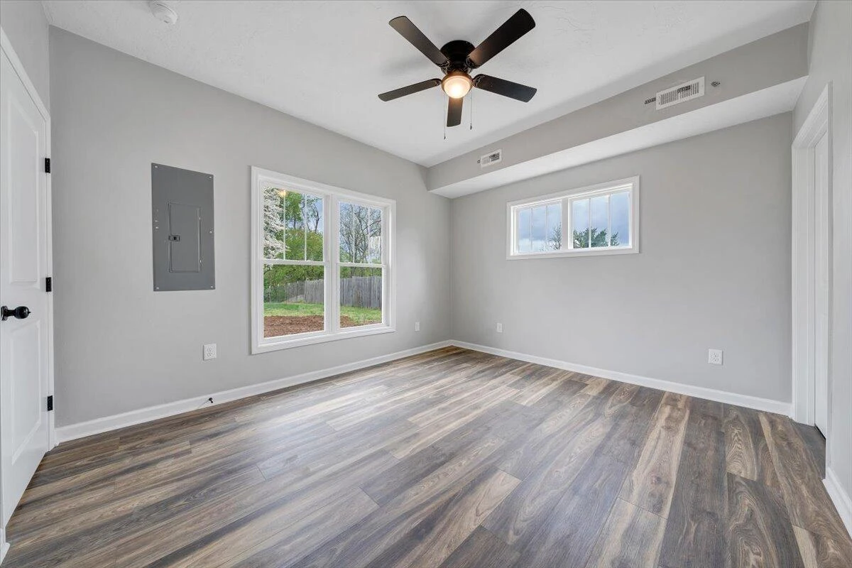 2236 Kenwood BLVD - Photo 18