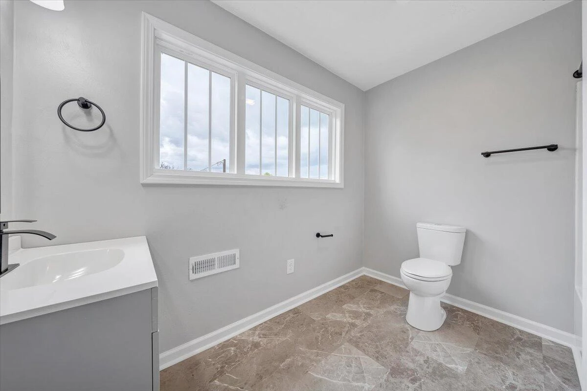 2236 Kenwood BLVD - Photo 26