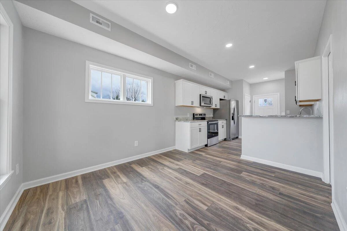 2236 Kenwood BLVD - Photo 11