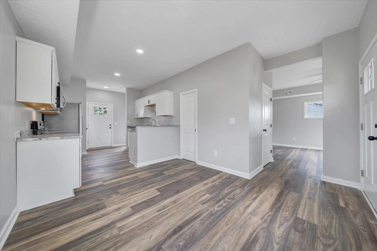 2236 Kenwood BLVD - Photo 12