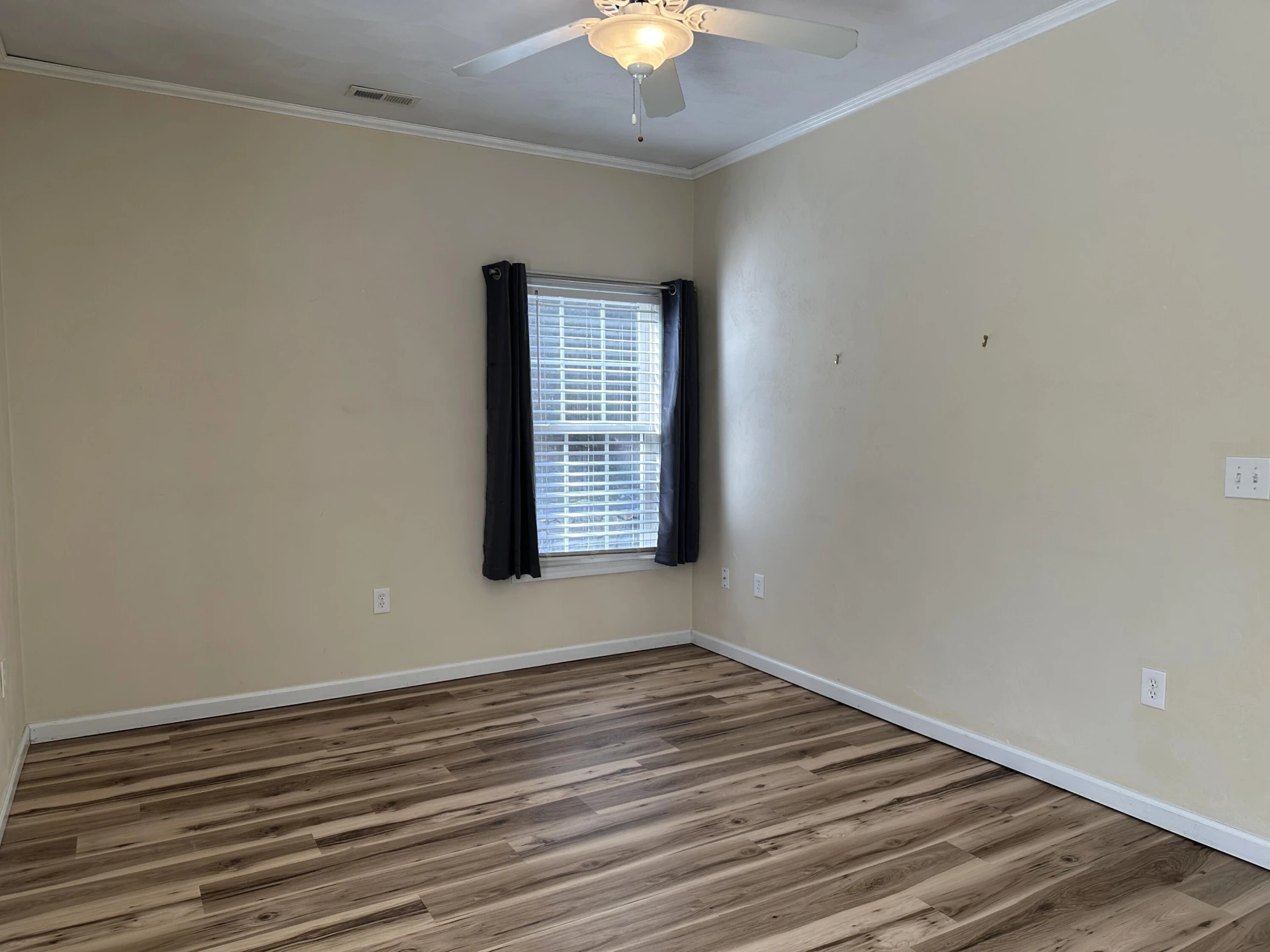 8233 Emerald Court DR - Photo 19