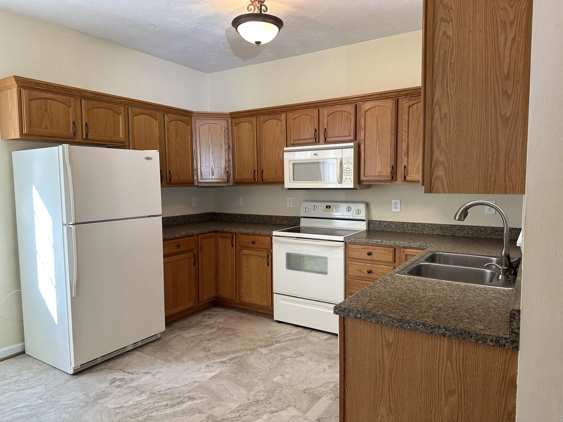 8233 Emerald Court DR - Photo 25