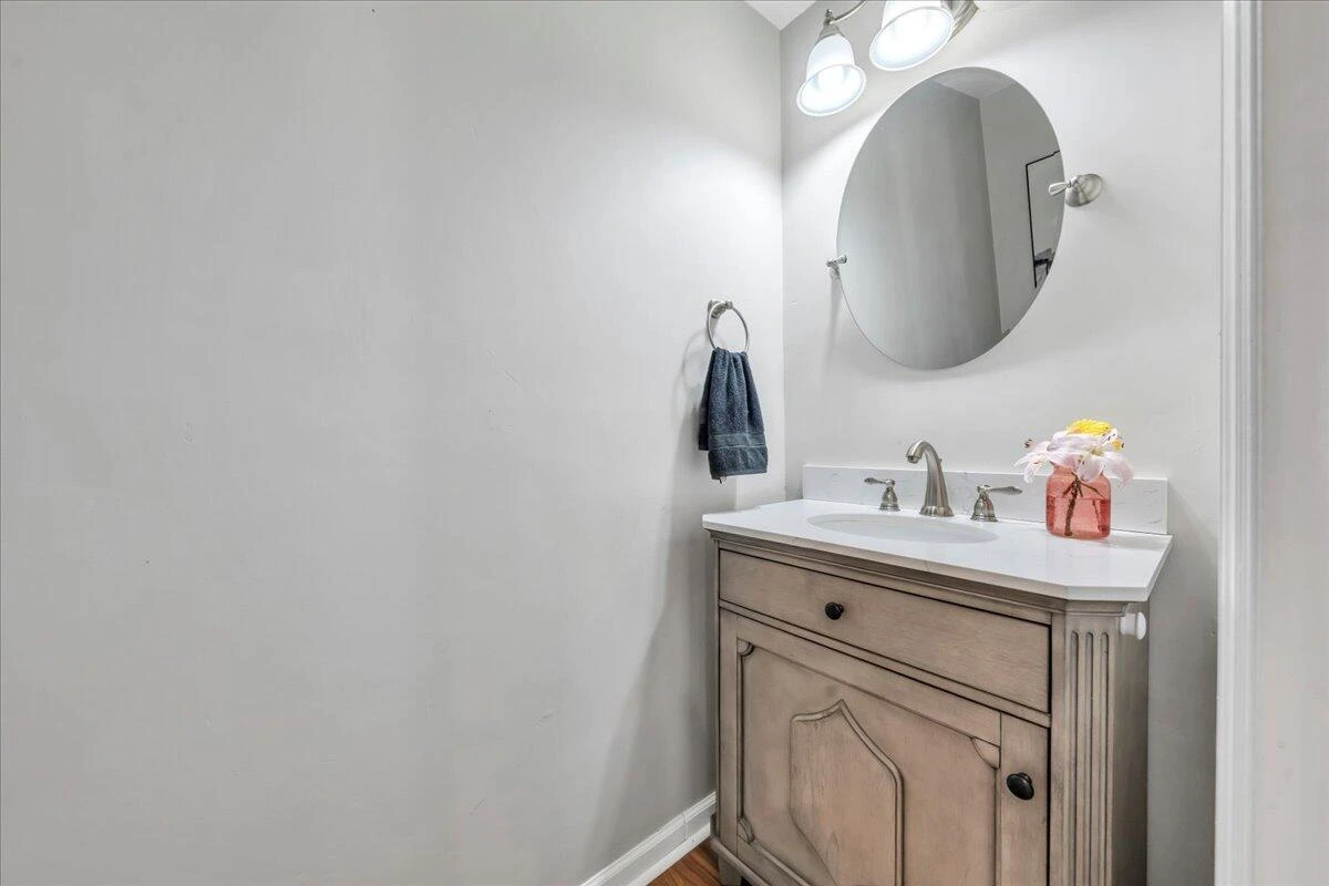 2400 Olde Salem DR - Photo 32