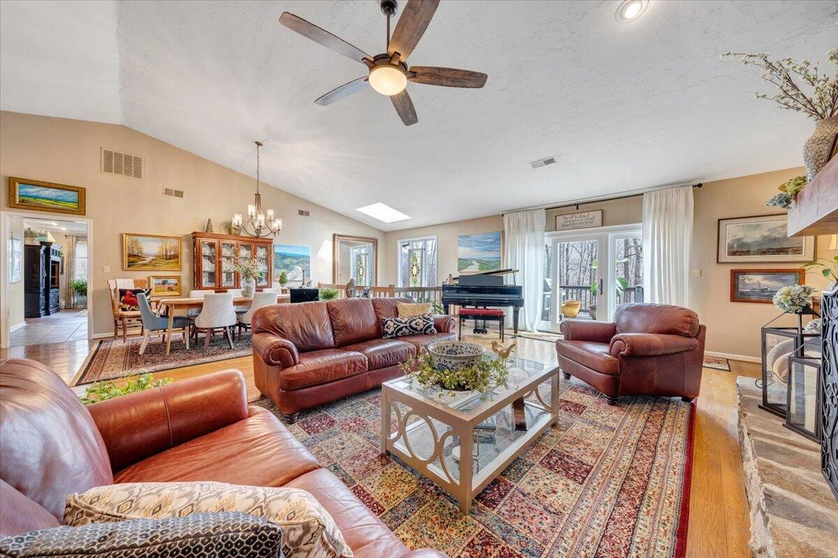 4921 Hunting Hills DR - Photo 17
