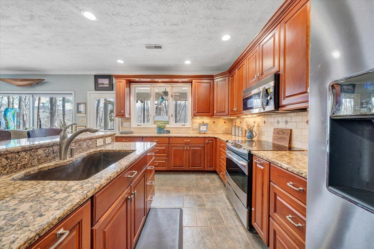 4921 Hunting Hills DR - Photo 24