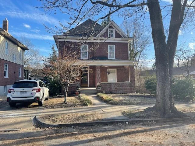 618 Walnut AVE