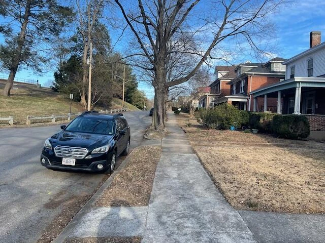 618 Walnut AVE - Photo 4