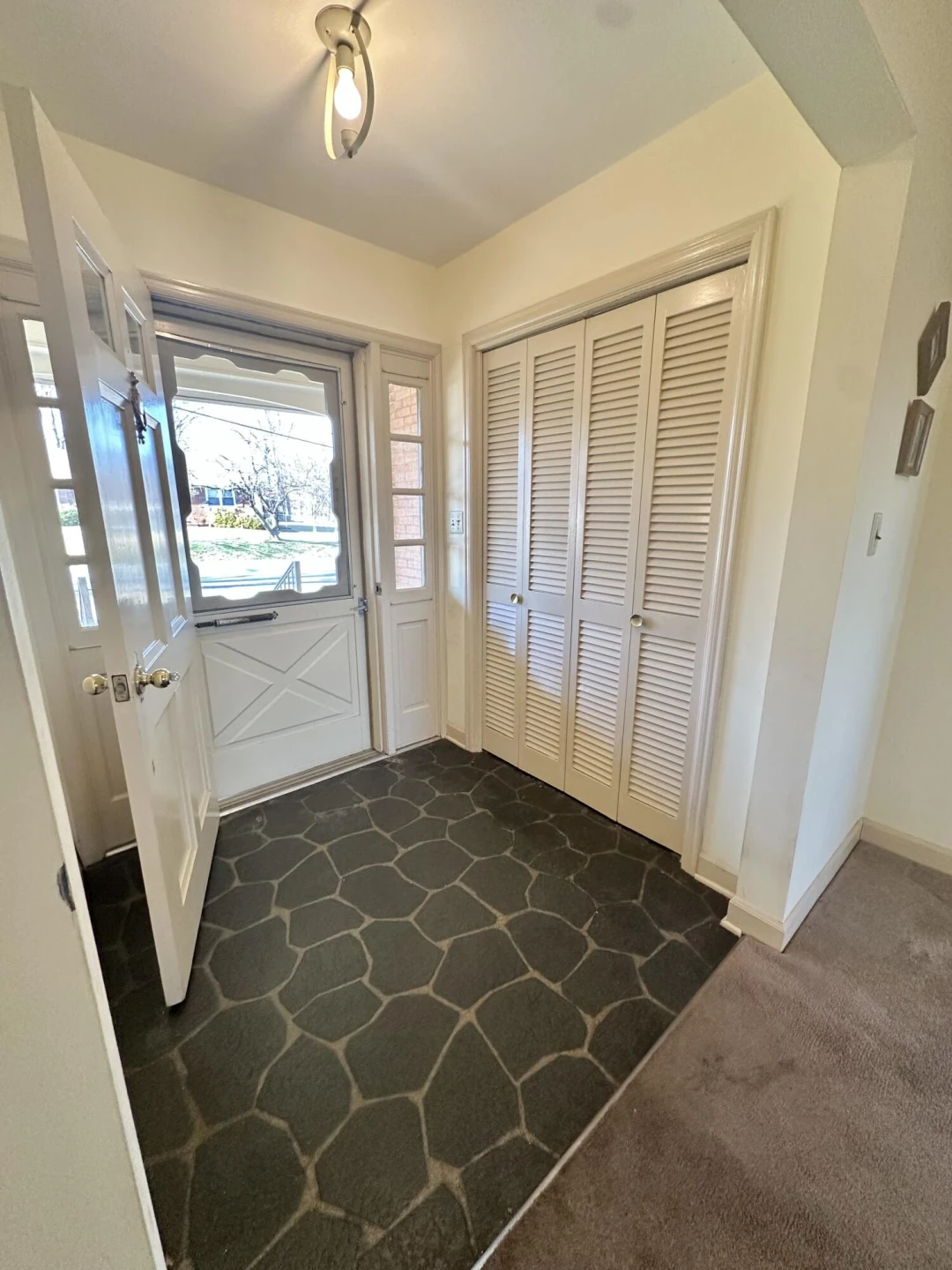 1029 Cliftwood CIR - Photo 14