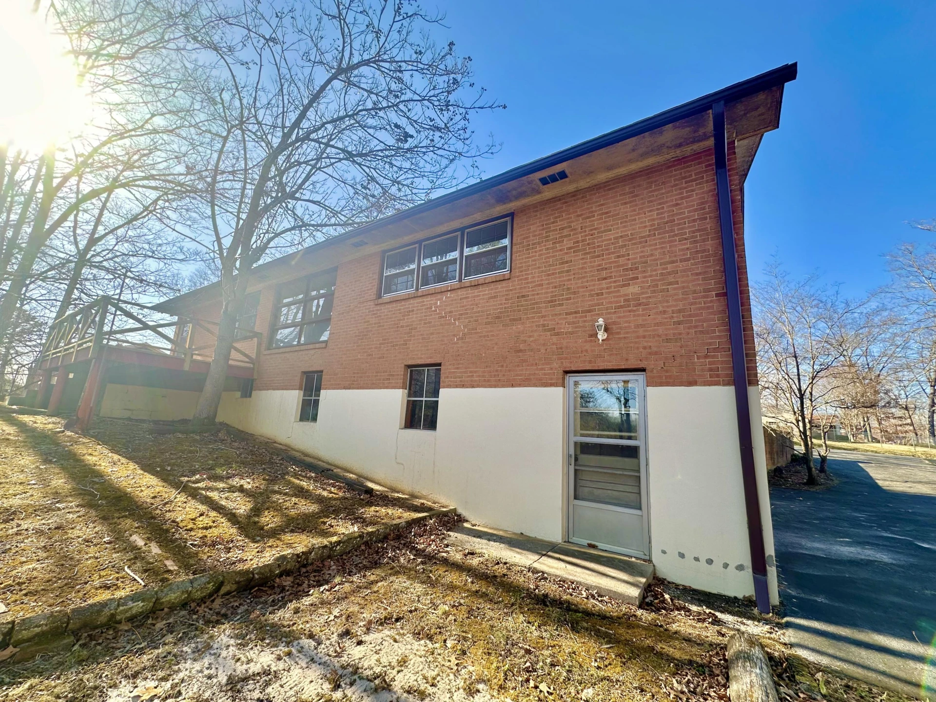 1029 Cliftwood CIR - Photo 5