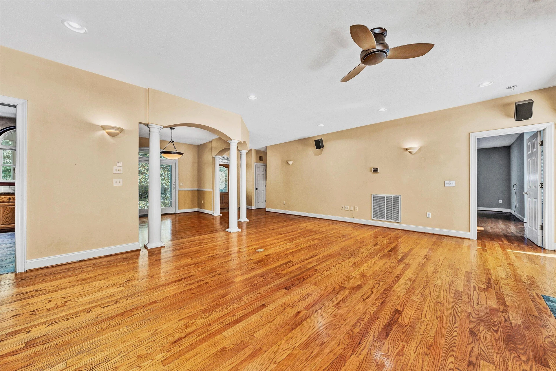 635 Miriam Hill DR - Photo 10