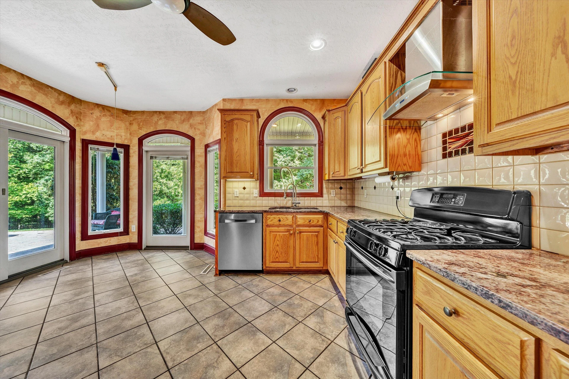 635 Miriam Hill DR - Photo 13
