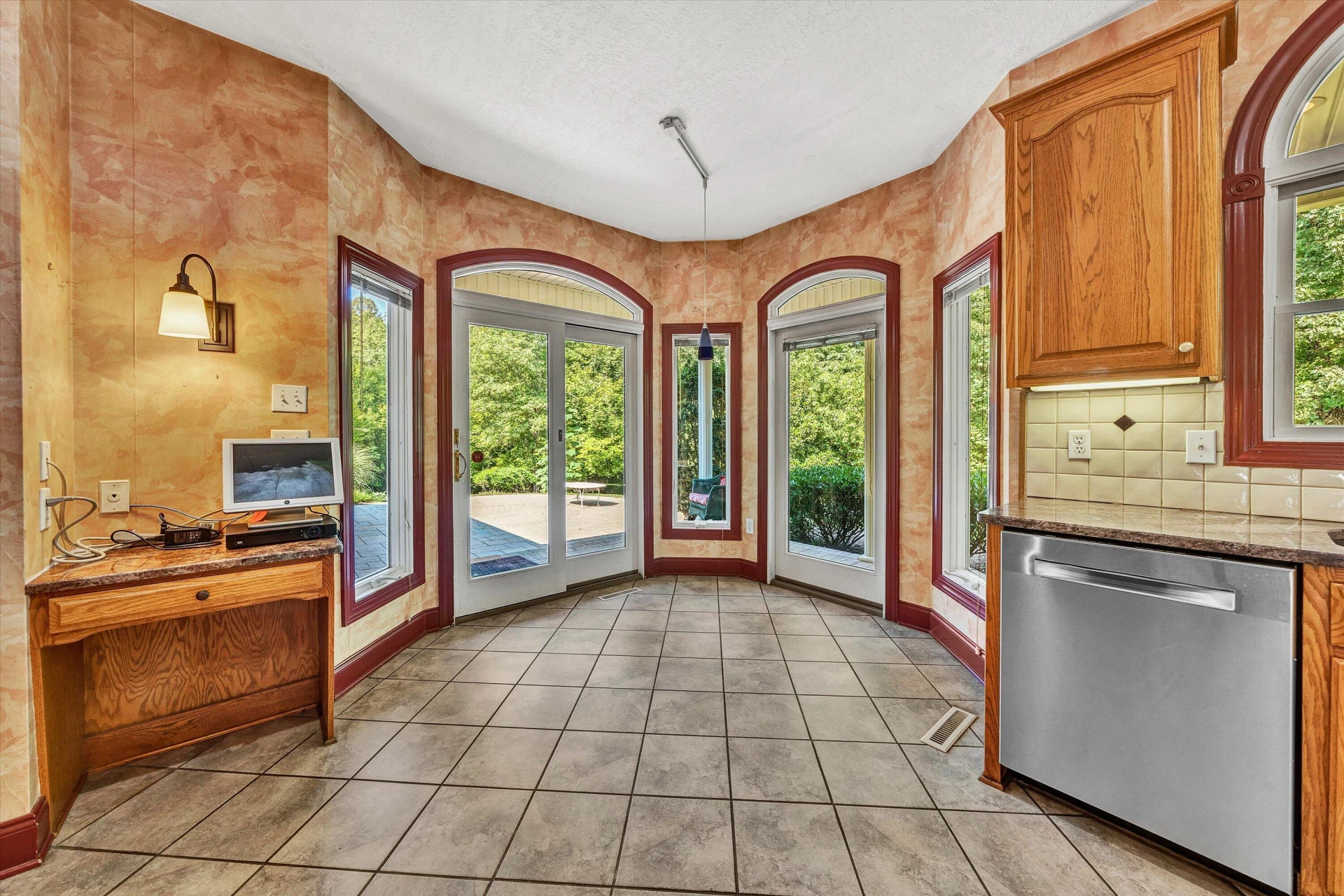 635 Miriam Hill DR - Photo 15