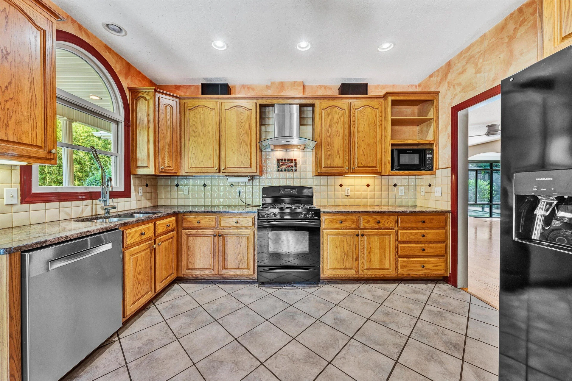 635 Miriam Hill DR - Photo 16