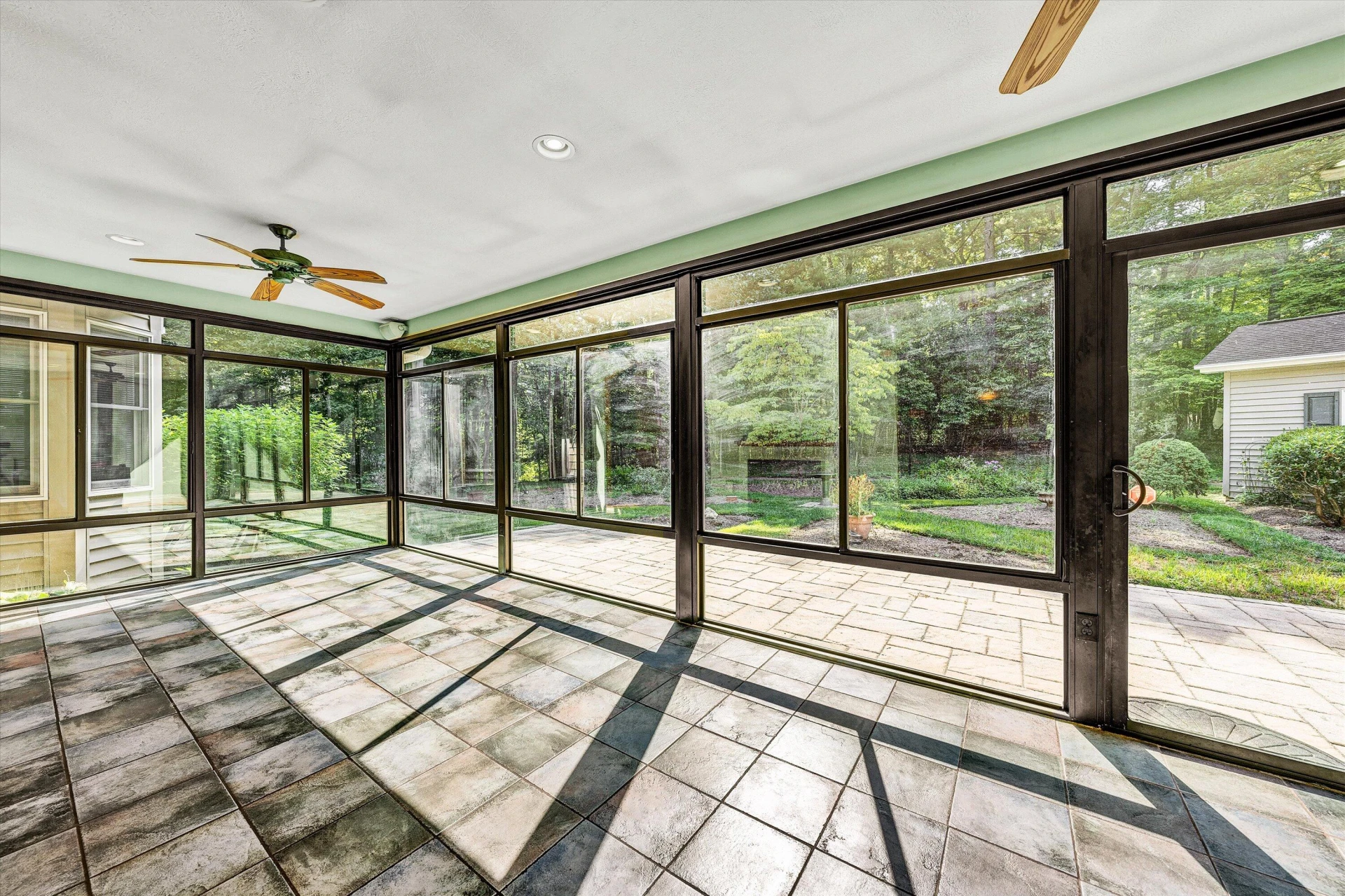 635 Miriam Hill DR - Photo 17