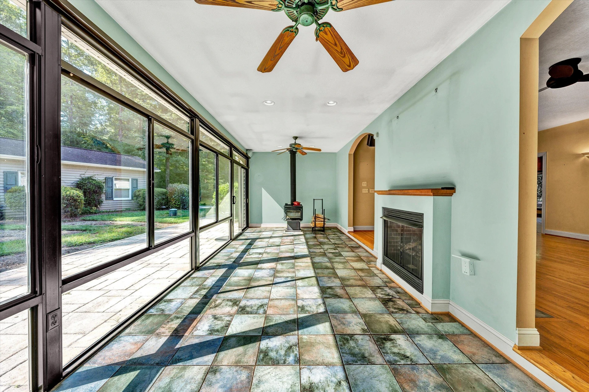 635 Miriam Hill DR - Photo 18