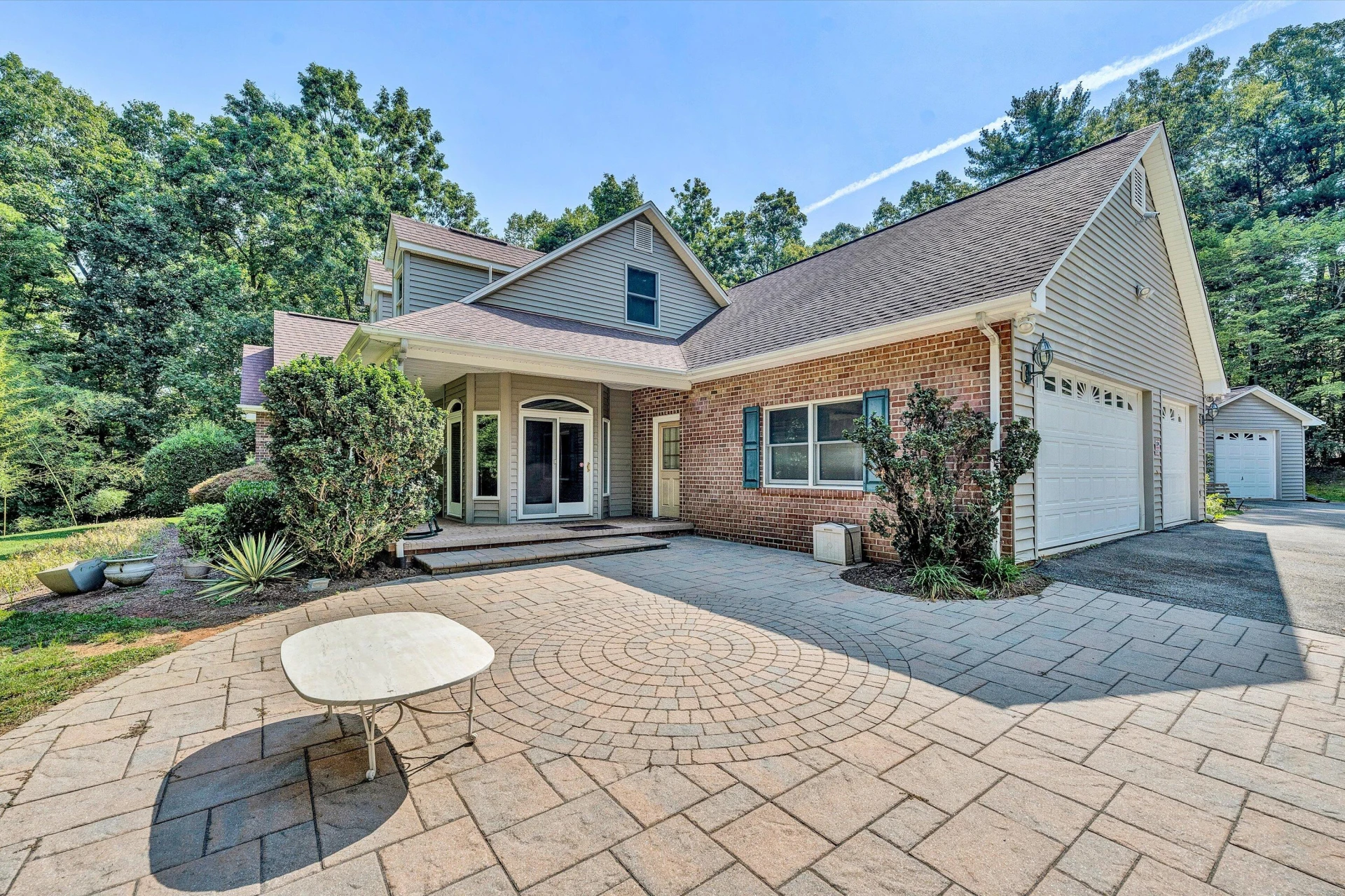 635 Miriam Hill DR - Photo 3