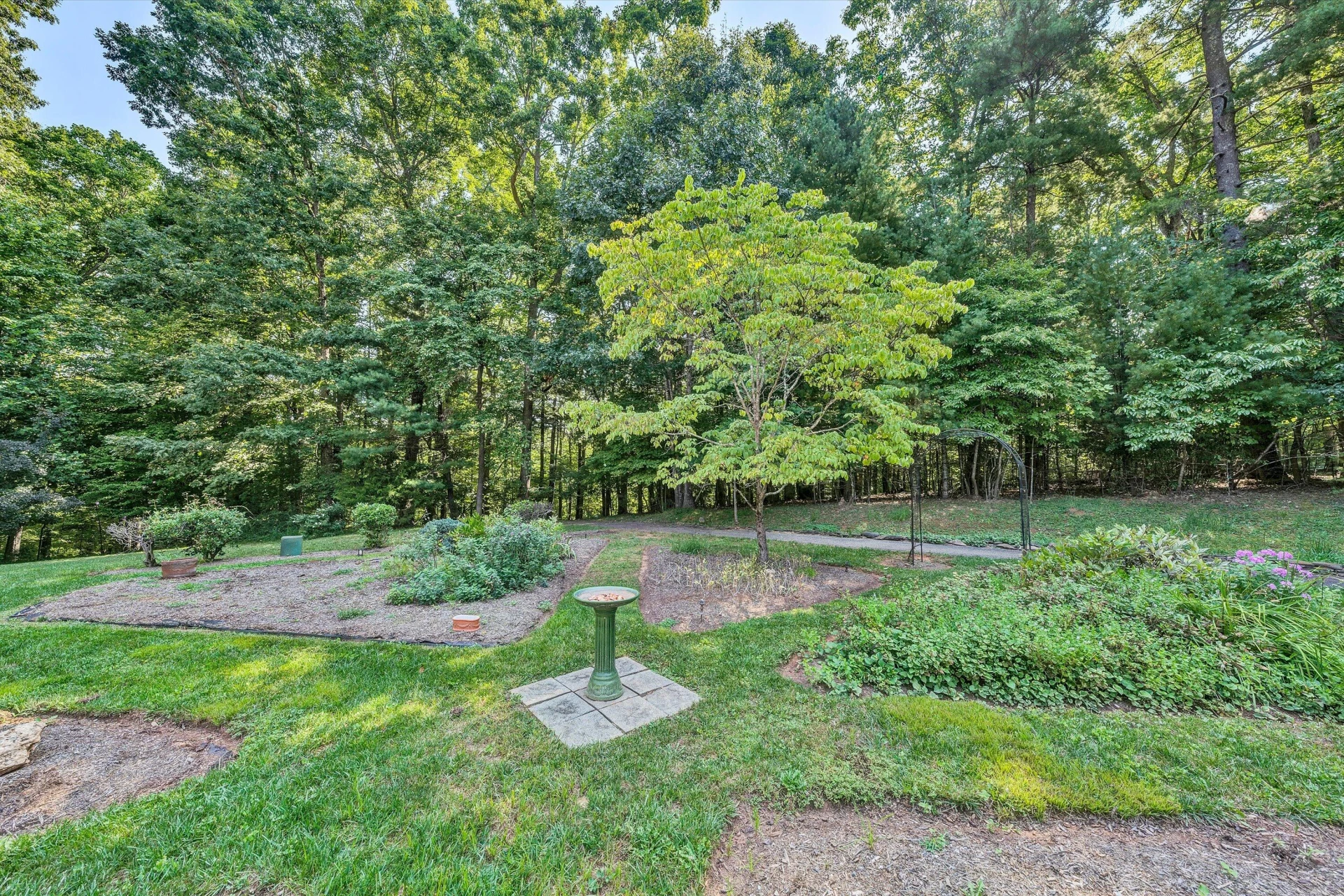 635 Miriam Hill DR - Photo 43