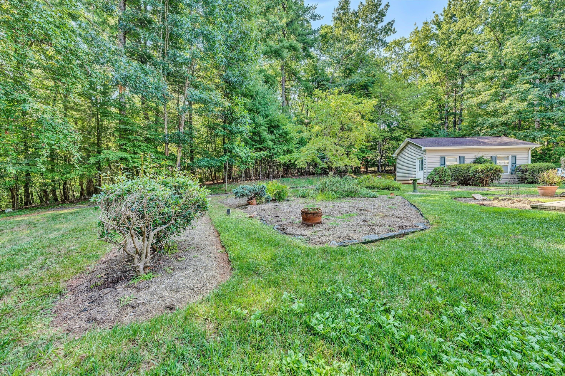 635 Miriam Hill DR - Photo 44