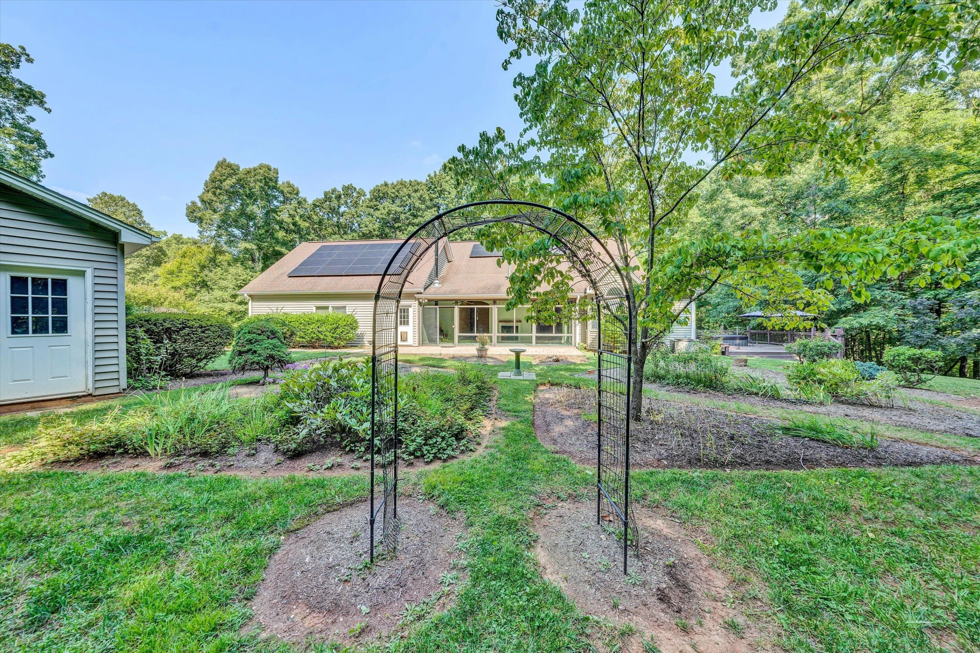 635 Miriam Hill DR - Photo 45