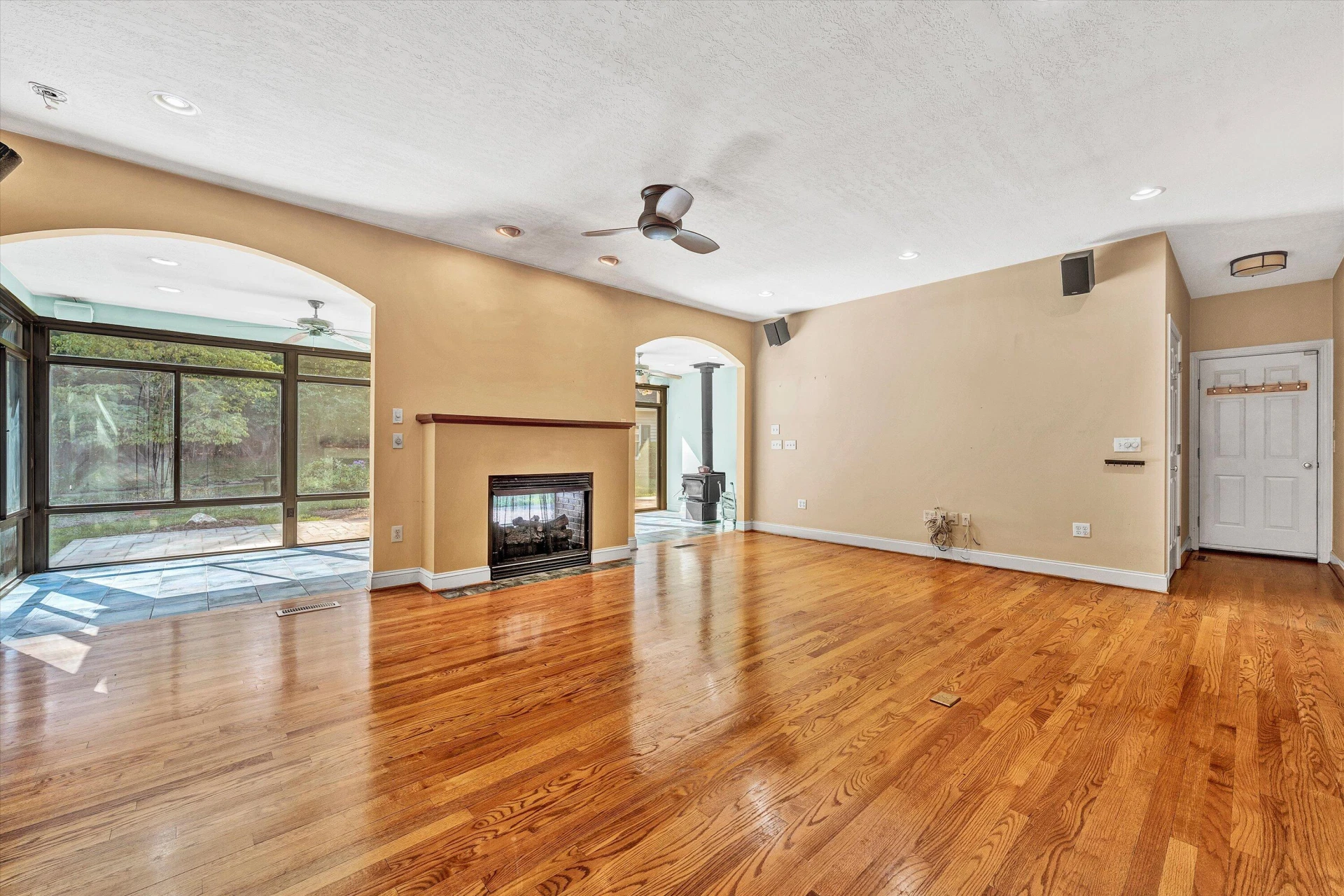 635 Miriam Hill DR - Photo 9