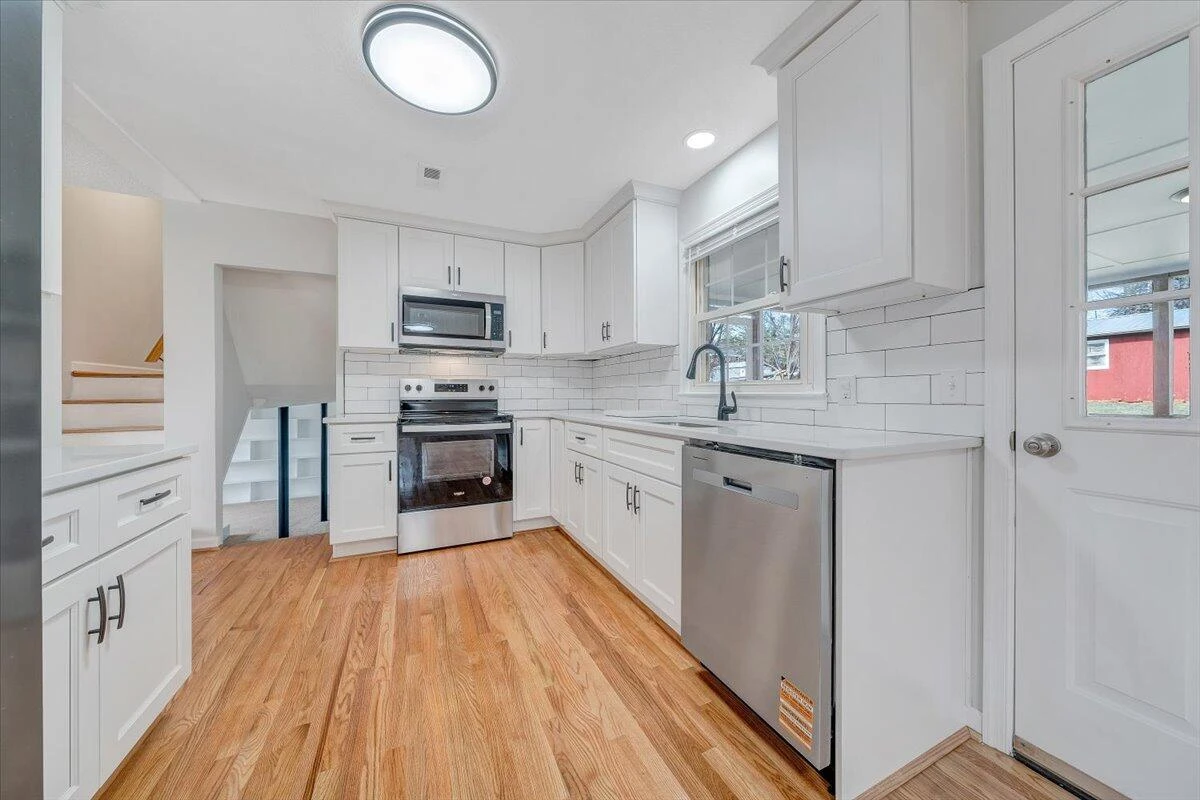 160 Bernard RD - Photo 16