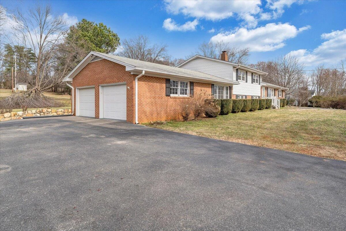 160 Bernard RD - Photo 3