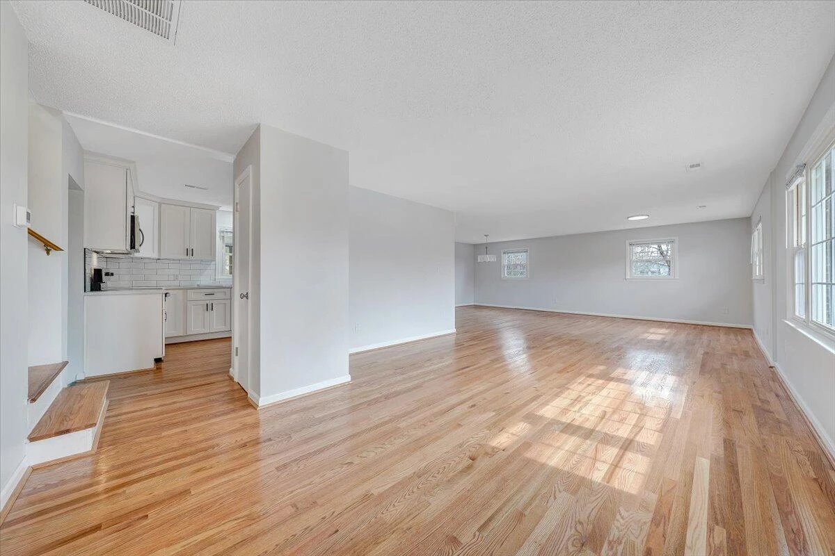 160 Bernard RD - Photo 4