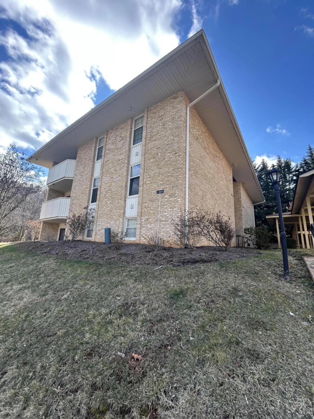 5260 Crossbow CIR #1B