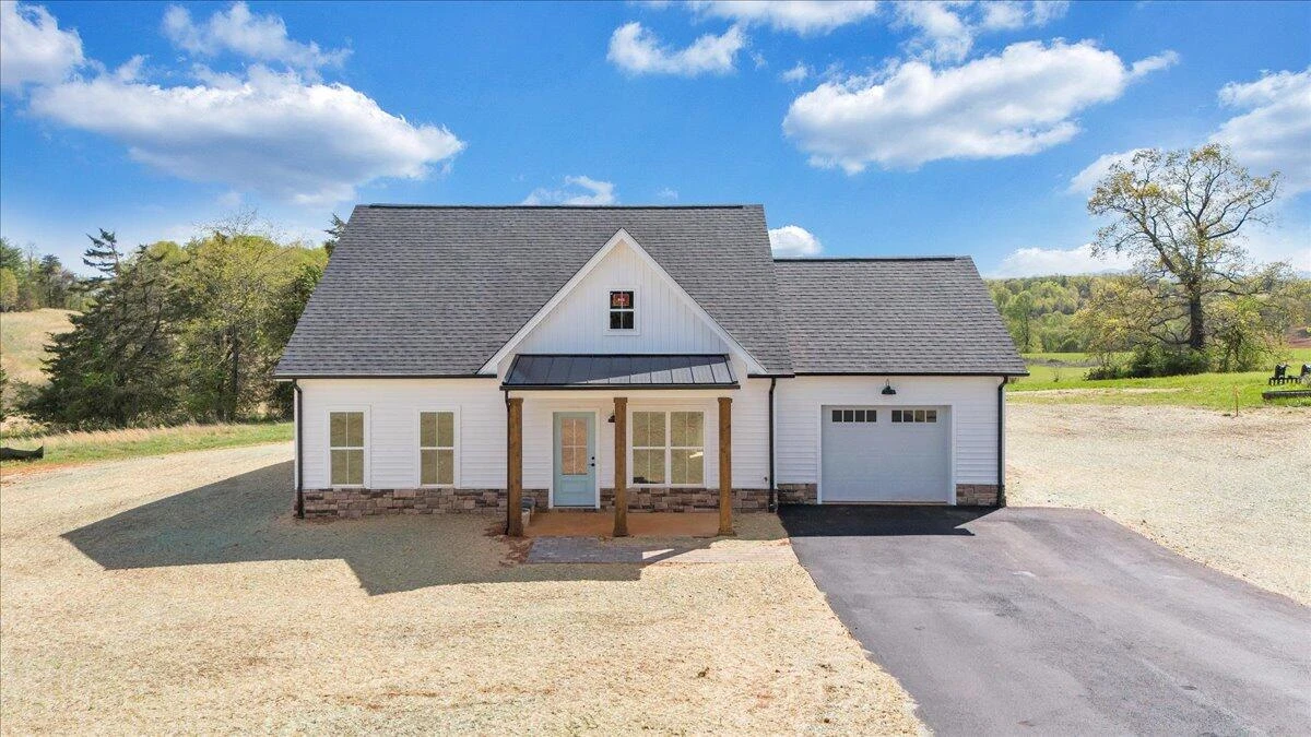 1490 Burnt Chimney RD - Photo 4