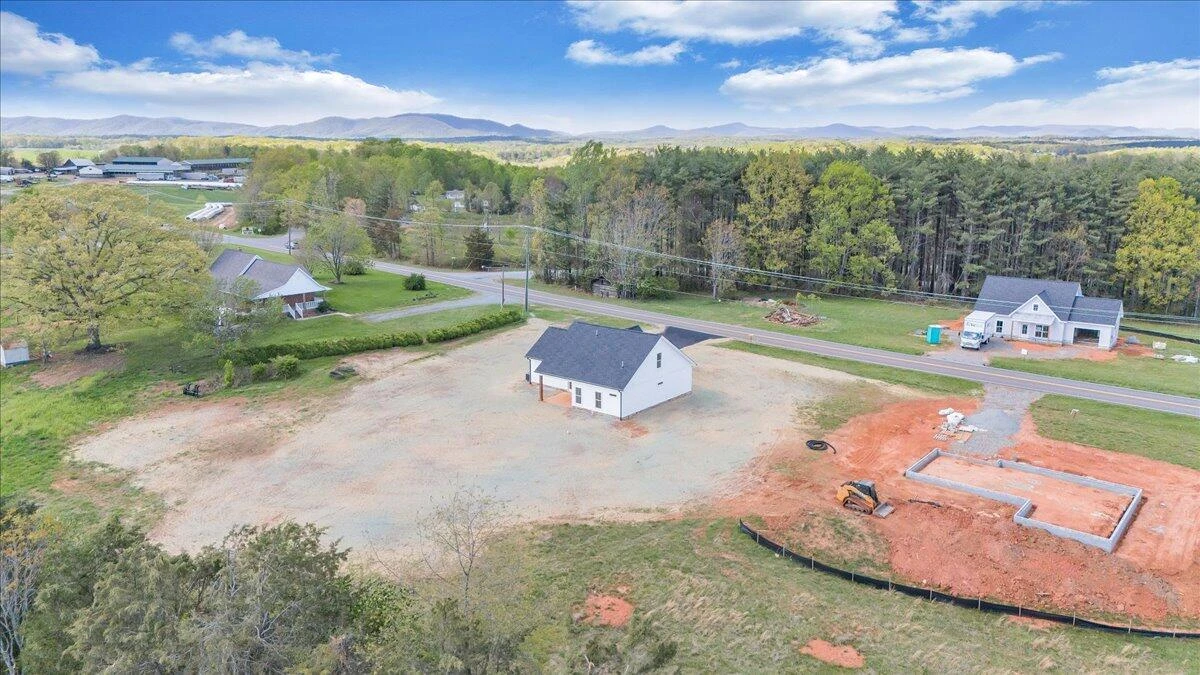 1490 Burnt Chimney RD - Photo 52
