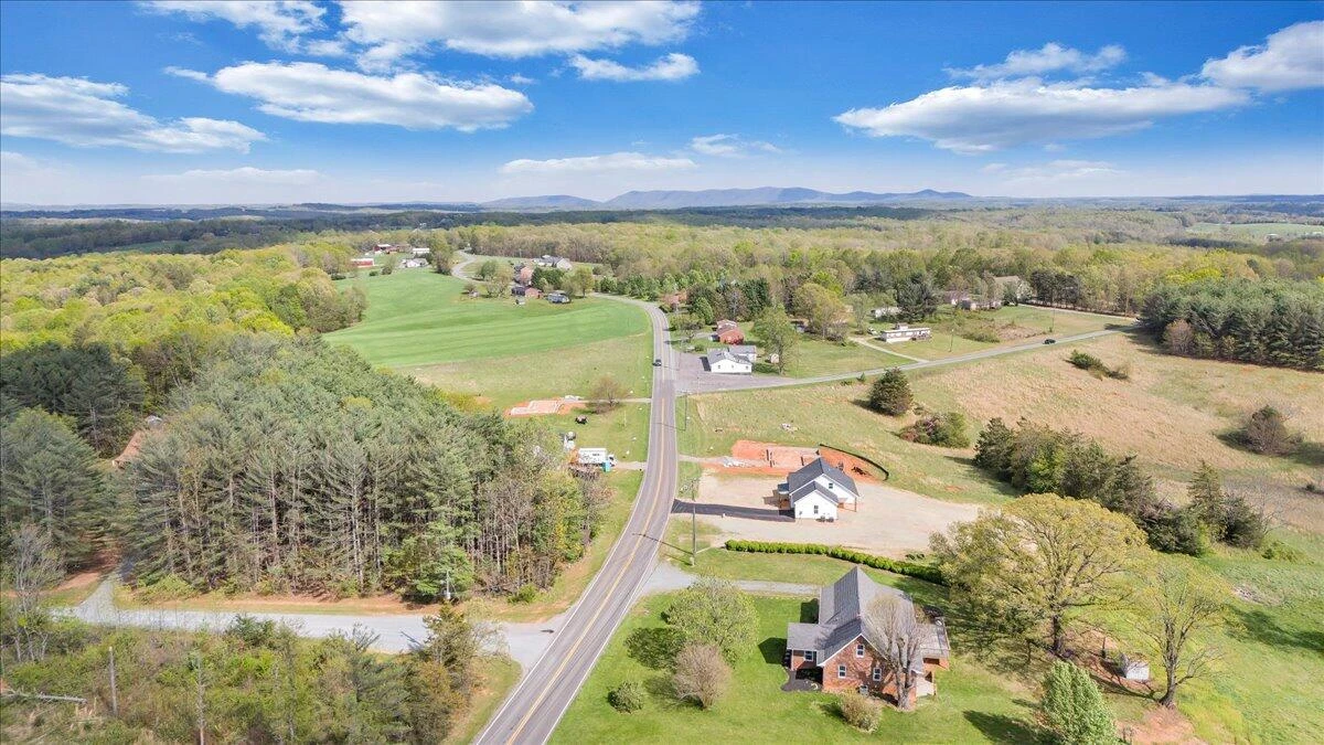 1490 Burnt Chimney RD - Photo 58