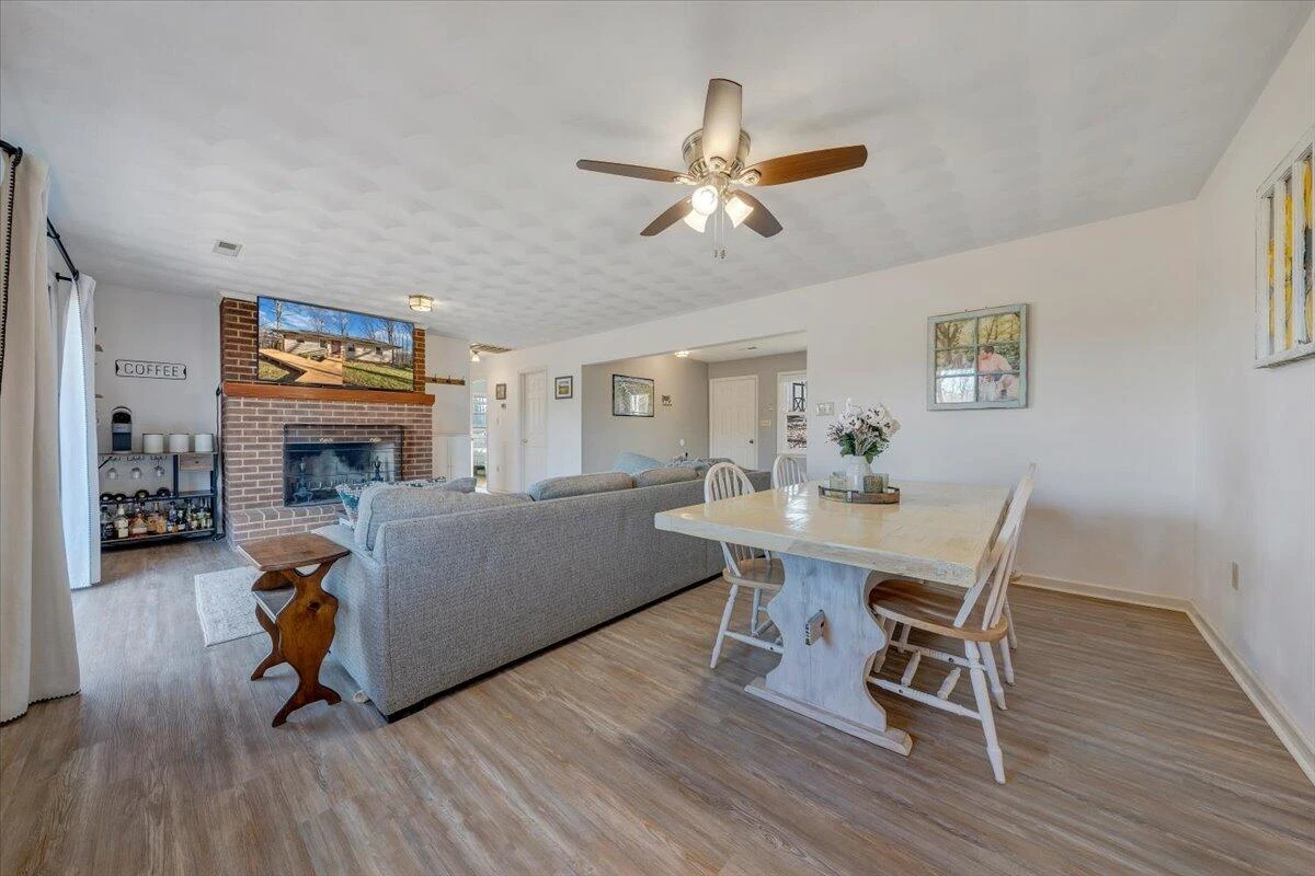 291 Lynville DR - Photo 15
