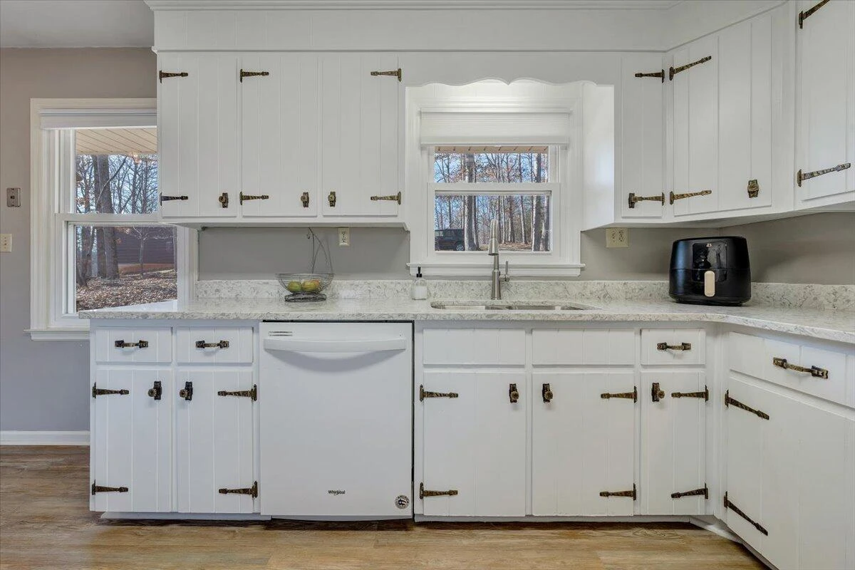 291 Lynville DR - Photo 19