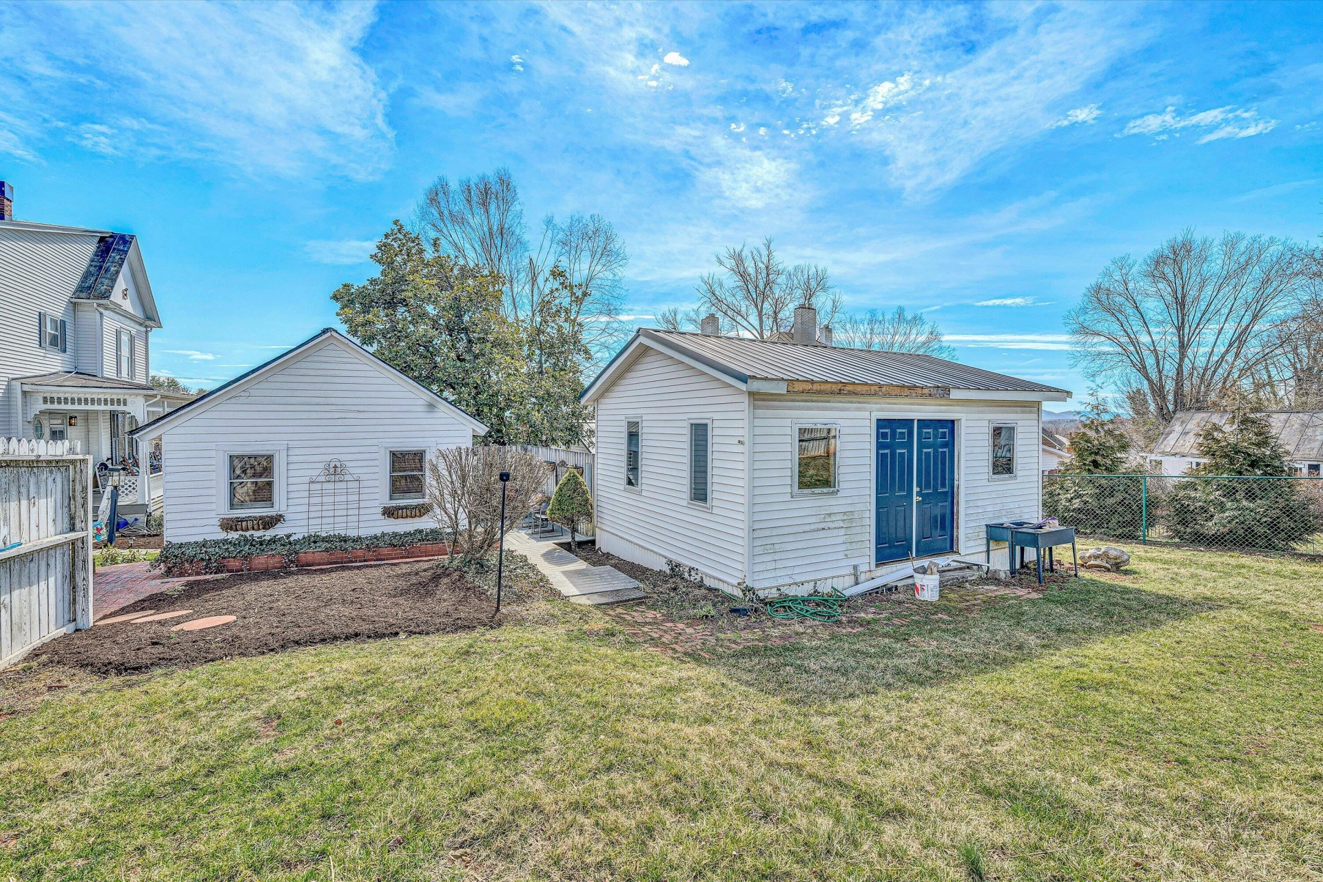 185 CLAIBORNE AVE - Photo 11