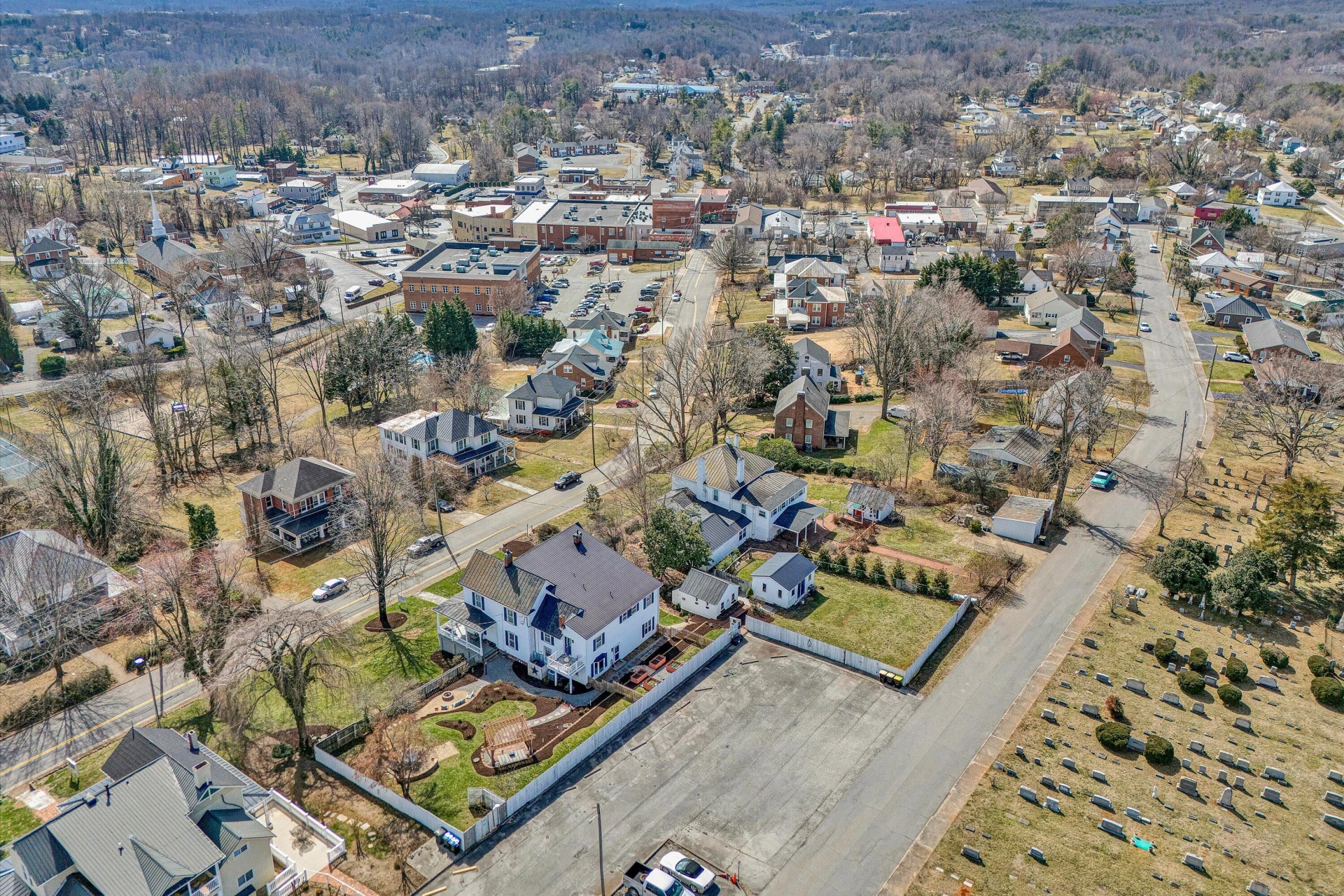 185 CLAIBORNE AVE - Photo 16