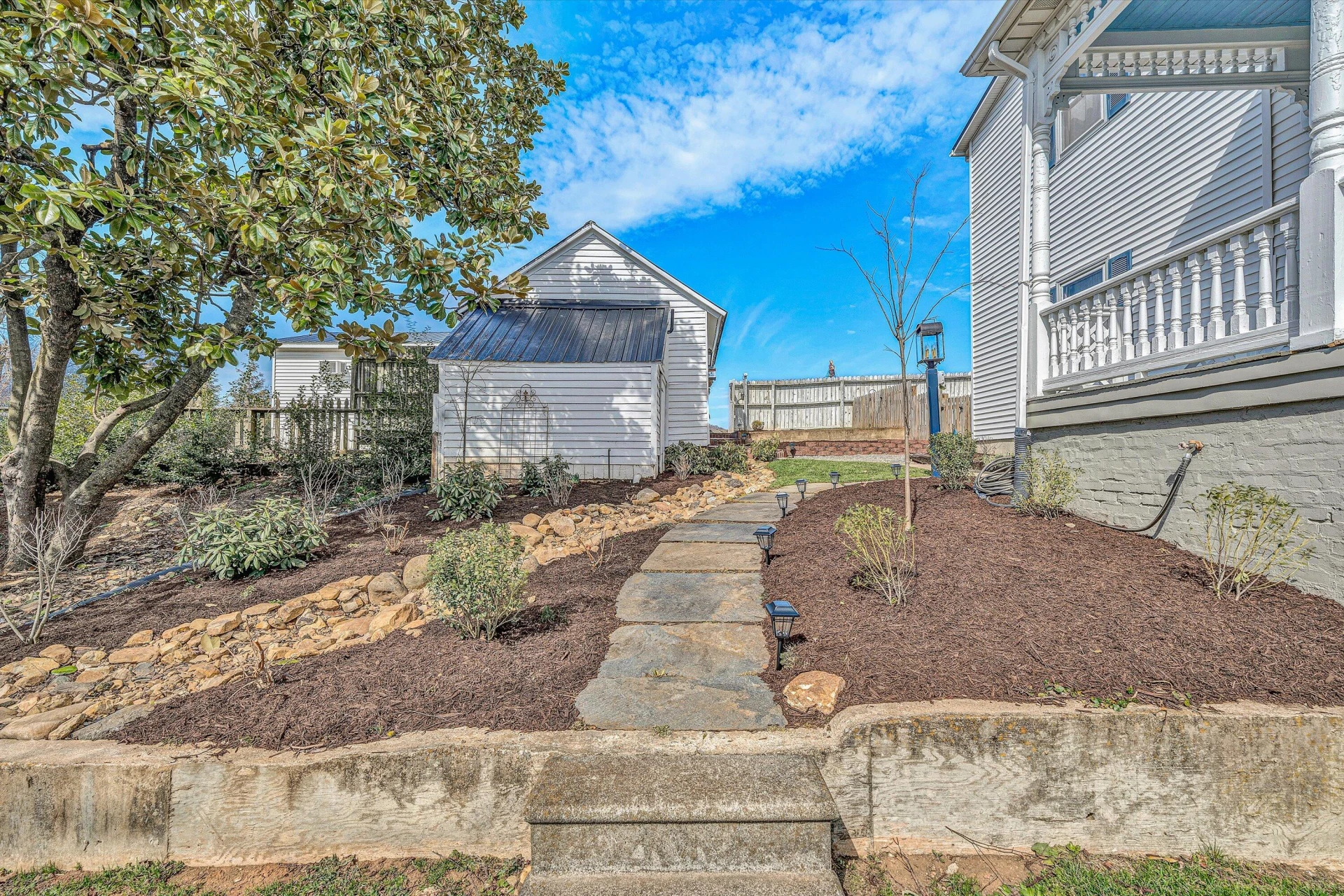 185 CLAIBORNE AVE - Photo 9
