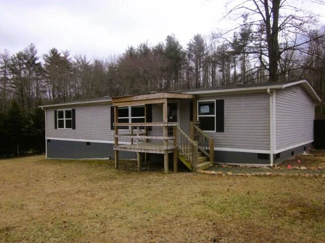 428 AGNES LN