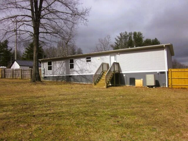 428 AGNES LN - Photo 4