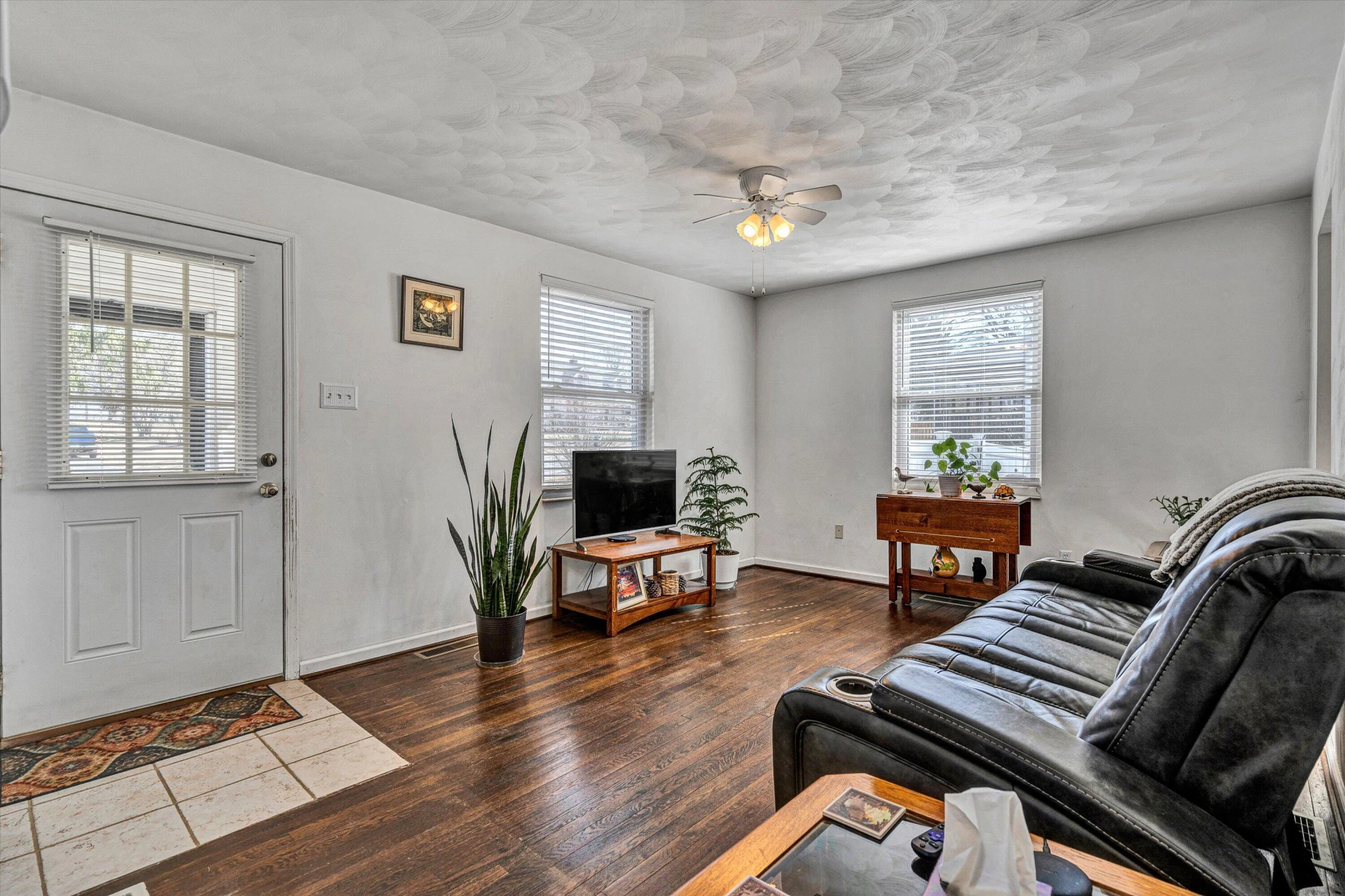 2011 Mountain AVE - Photo 3