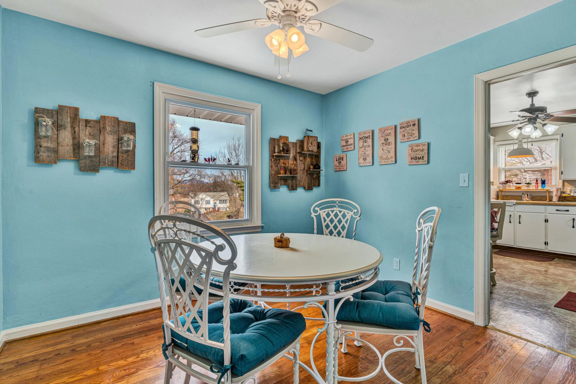 1723 Victoria ST - Photo 11