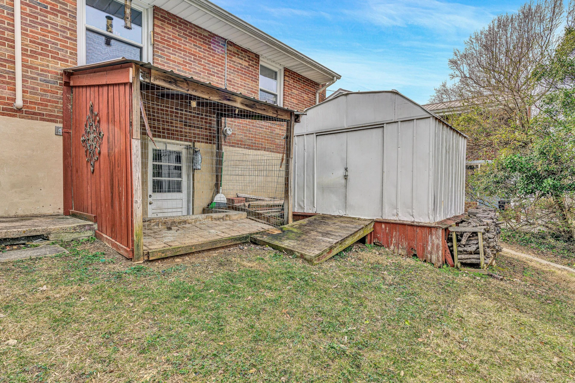 1723 Victoria ST - Photo 27