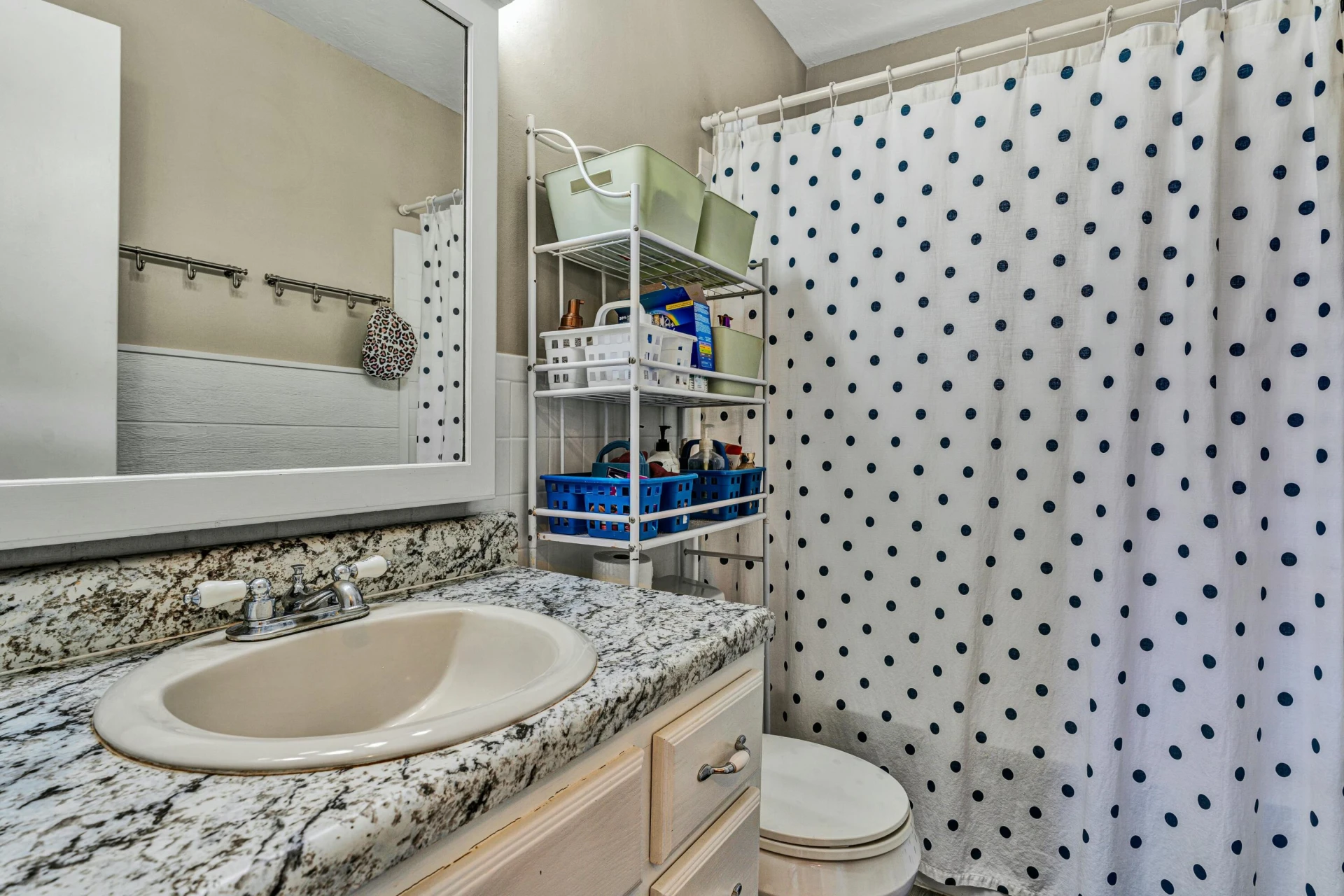 1723 Victoria ST - Photo 7