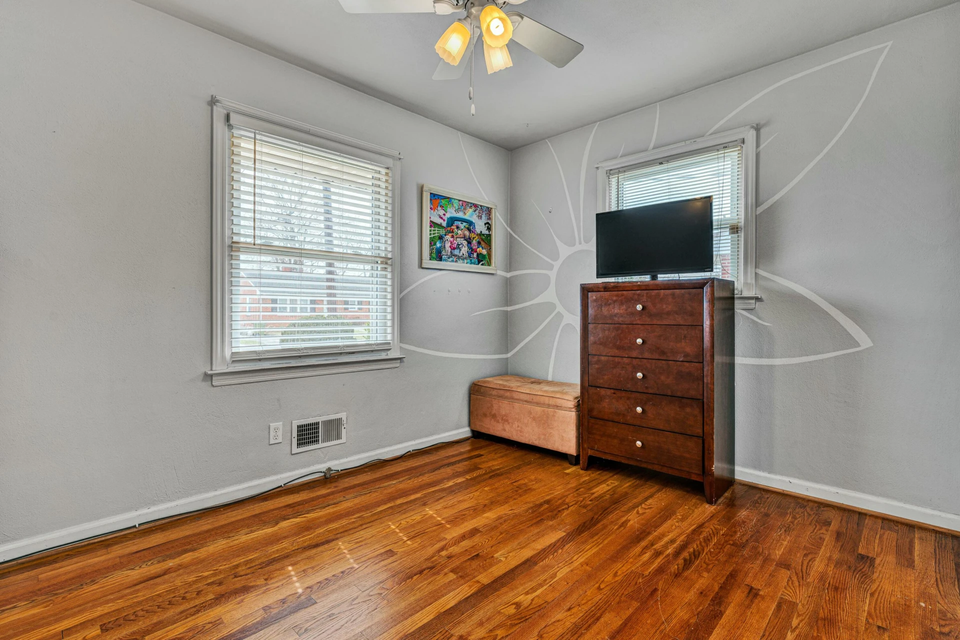1723 Victoria ST - Photo 8