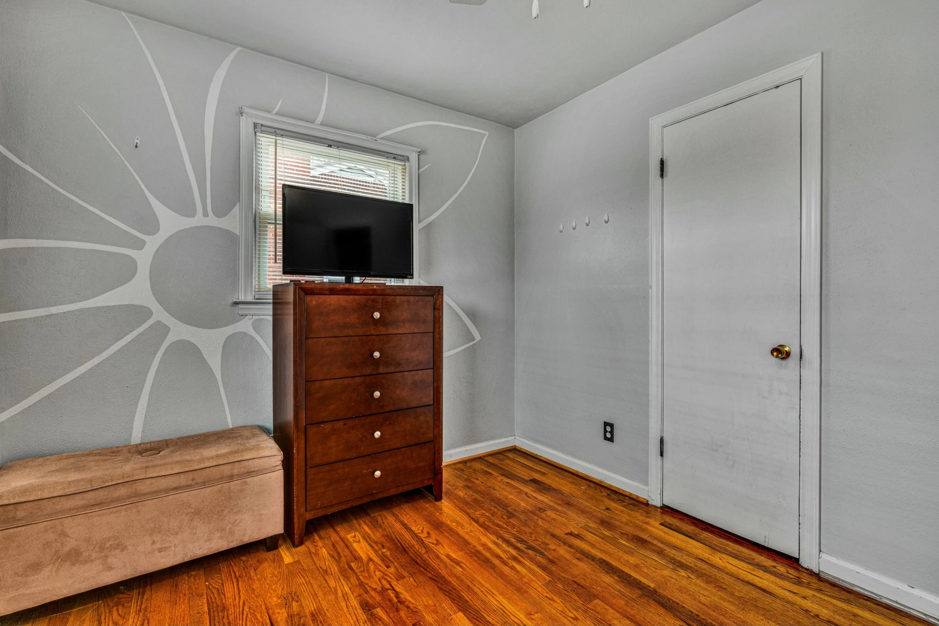 1723 Victoria ST - Photo 9