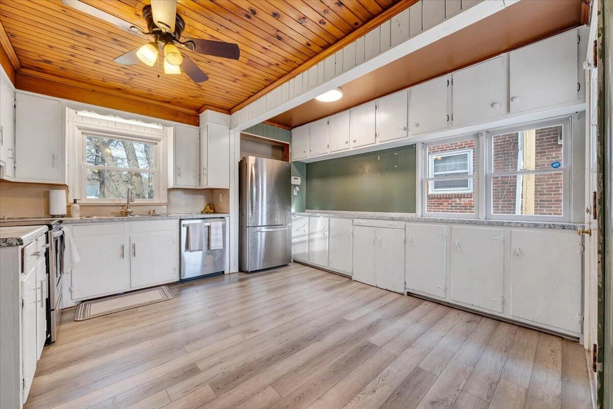 3358 Brandywine AVE - Photo 10