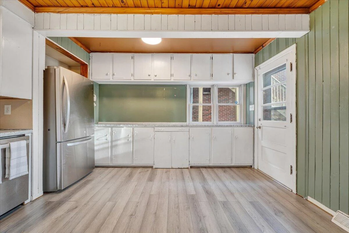 3358 Brandywine AVE - Photo 11