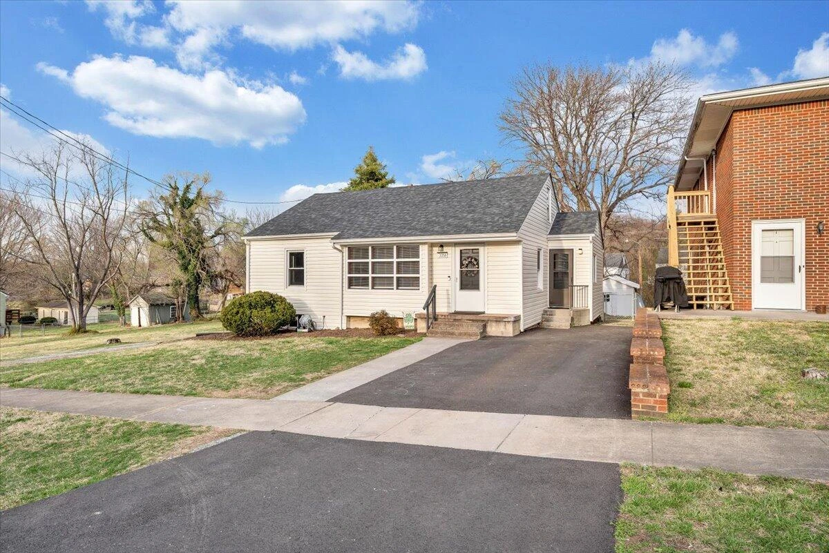 3358 Brandywine AVE - Photo 2