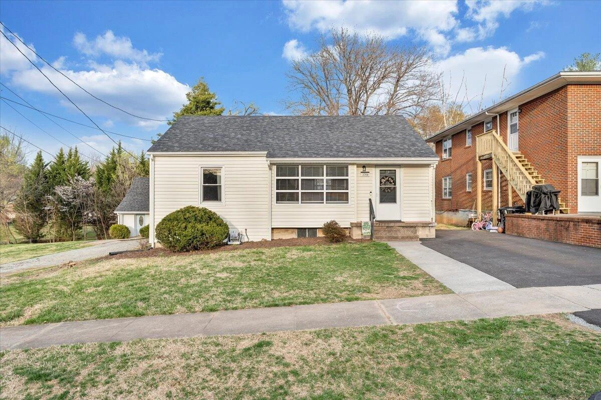 3358 Brandywine AVE - Photo 4
